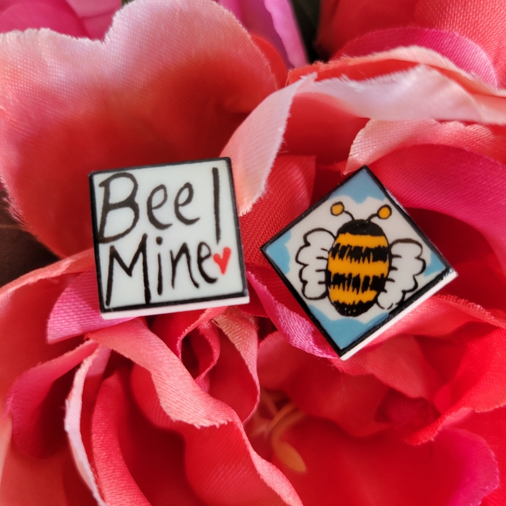 Sonia Spencer ~ Bee Mine Cuff Links ~ Made in England ~ Cute ~ Pop Art ~ Retro!